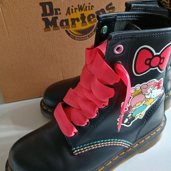 😻 CUTE CORE 😻 Dr Martens, Sz 5, Hello Kitty & Friends rugged sole boots, HK&F - Picture 3 of 16